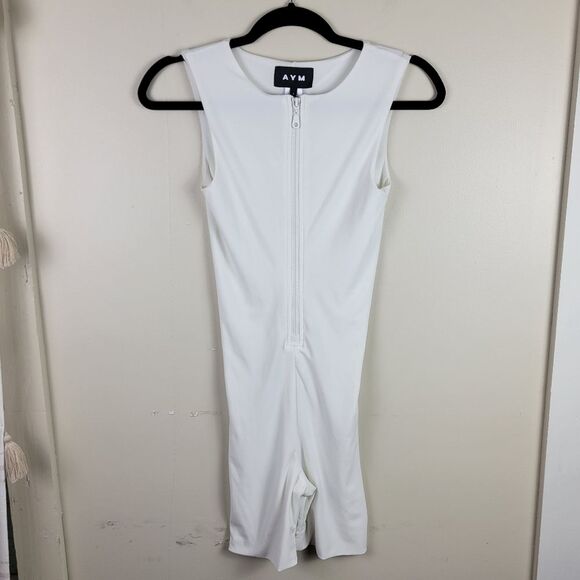 AYM New York Solid White Zip Front Sleeveless Playsuit - Picture 4 of 12